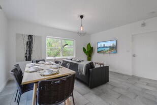 515 NE 82nd St in Miami, FL - Building Photo
