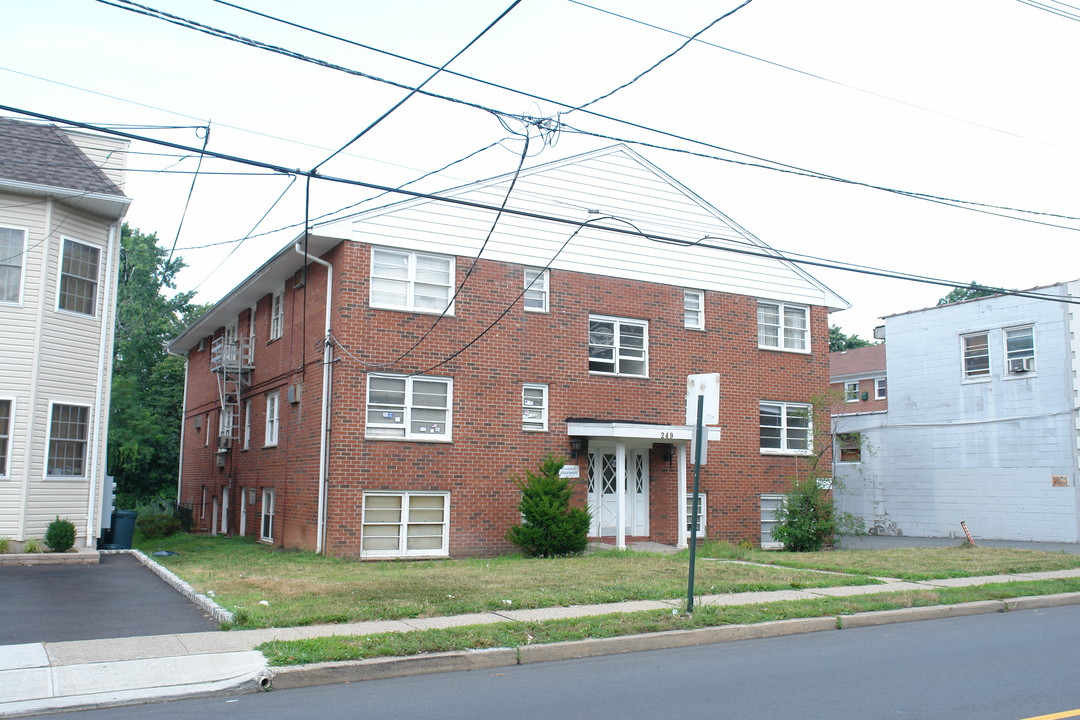 249 W Grand St in Elizabeth, NJ - Building Photo