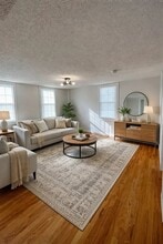 22 Winthrop St in Tariffville, CT - Building Photo - Building Photo