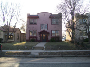 4228 Cedar Ave S in Minneapolis, MN - Foto de edificio - Building Photo