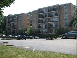 Madison Towers in Cincinnati, OH - Foto de edificio - Building Photo