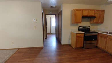 207 N Elm St, Unit 207 in Lebo, KS - Building Photo - Building Photo