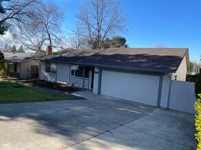 13621 Fair Oaks Blvd in Citrus Heights, CA - Building Photo - Building Photo
