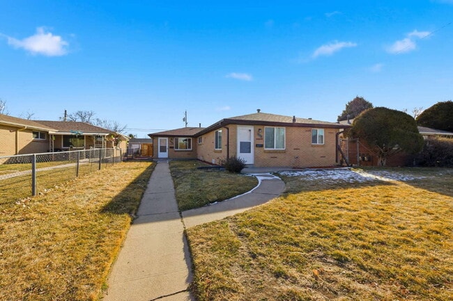 5104 E 33rd Ave in Denver, CO - Building Photo - Building Photo