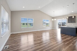 1501 Watson Way in Parkersburg, IA - Building Photo - Building Photo