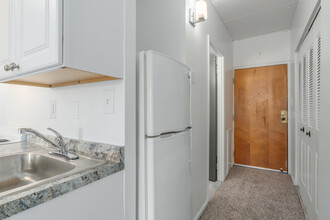 Bridgeport Suites in Bridgeport, PA - Building Photo - Interior Photo