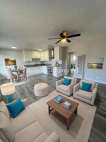 1060 W 117th St in Los Angeles, CA - Building Photo