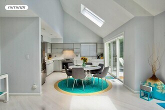 14 Bay View Ave in East Hampton, NY - Building Photo - Building Photo