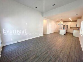 204 Douglas Bend Rd in Gallatin, TN - Foto de edificio - Building Photo