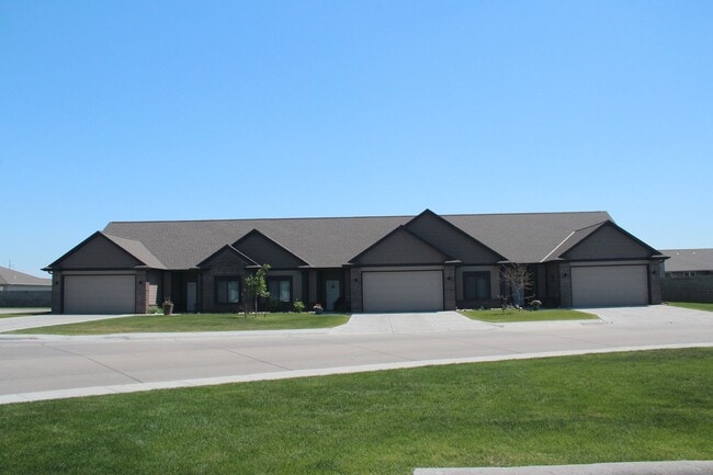 1116-1116 Starwood Ave in Grand Island, NE - Building Photo - Building Photo