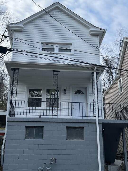 4010 Jane St in West Mifflin, PA - Building Photo