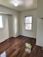 745 Crawford St in Flint, MI - Building Photo - Building Photo