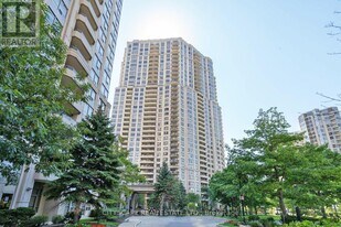25 Kingsbridge Garden Cir in Mississauga, ON - Building Photo