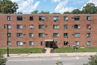 Hyde Park Ave in Jamaica Plain, MA - Building Photo - Building Photo