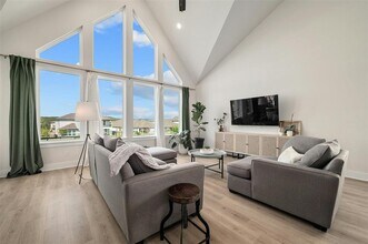 997 Sage Thrasher Cir in Dripping Springs, TX - Building Photo - Building Photo