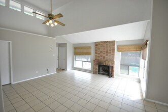 328-332 W Corporate Dr in Lewisville, TX - Building Photo - Building Photo