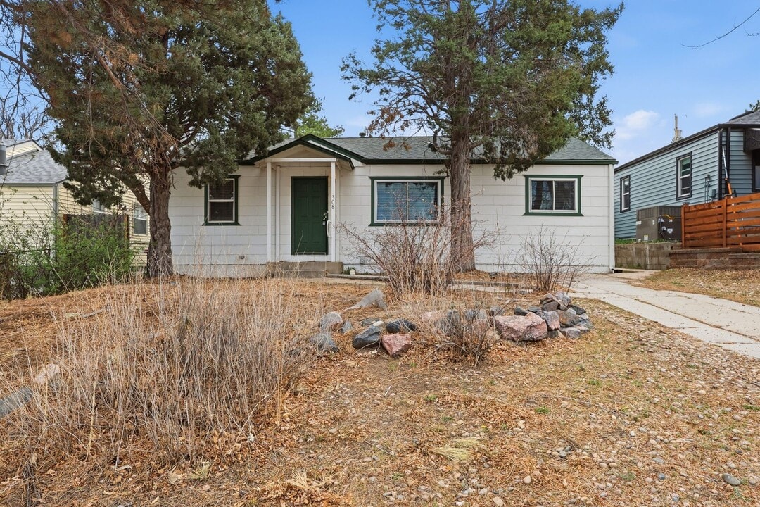 308 Gilbert St in Castle Rock, CO - Building Photo