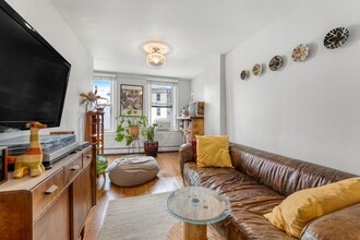 325.5 4th St in Jersey City, NJ - Building Photo - Building Photo