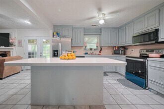 13351 Oak Leaf Ln in Houston, TX - Building Photo - Building Photo