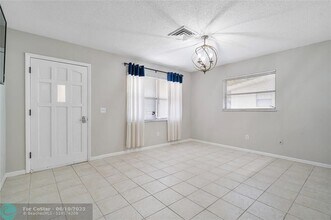 3317 NE Jeannette Dr in Jensen Beach, FL - Building Photo - Building Photo