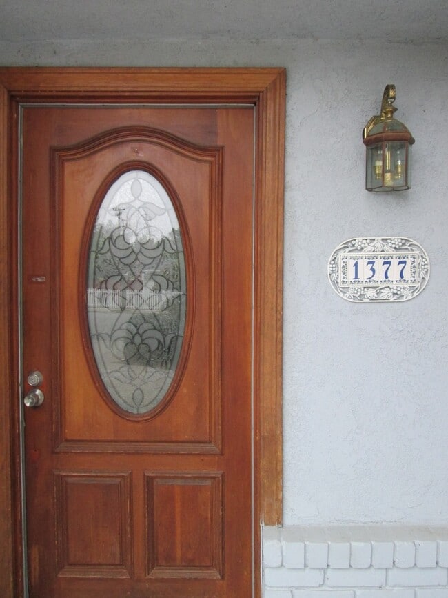 1377 Woodside Dr in San Luis Obispo, CA - Building Photo - Building Photo