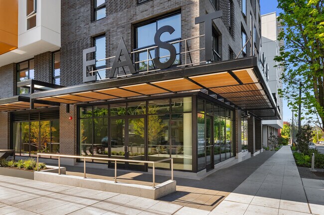 Liza Eastlake in Seattle, WA - Building Photo - Building Photo