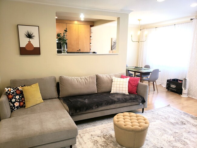 11718 Darlington Ave, Unit 7 in Los Angeles, CA - Building Photo - Building Photo