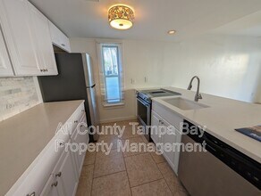 4230 36th Ave S in St. Petersburg, FL - Building Photo - Building Photo