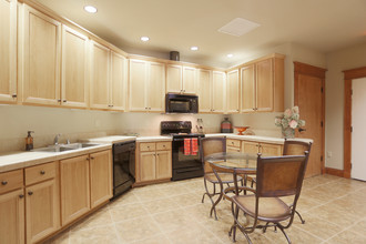 Mission Hills Luxury Apartments in Vancouver, WA - Building Photo - Interior Photo