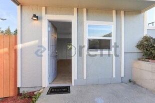 1611 S 84th St in Tacoma, WA - Building Photo