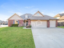 13332 S Poplar St in Glenpool, OK - Building Photo