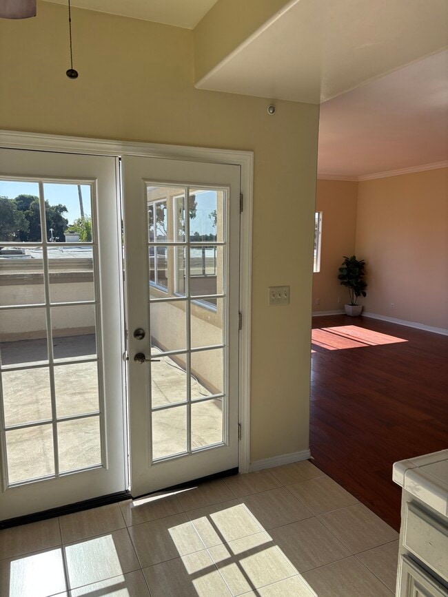 212 N Catalina Ave in Redondo Beach, CA - Building Photo - Building Photo