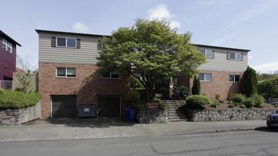 Executive Terrace Apartments in Portland, OR - Foto de edificio - Building Photo