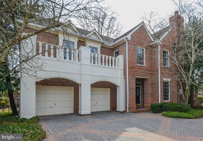 property at 7806 Fox Gate Ct