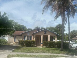 1139 Freshwater Lakes Dr in West Palm Beach, FL - Building Photo - Building Photo
