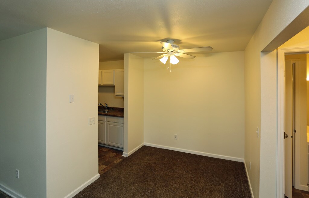 Village Green East Apartments in Janesville, WI