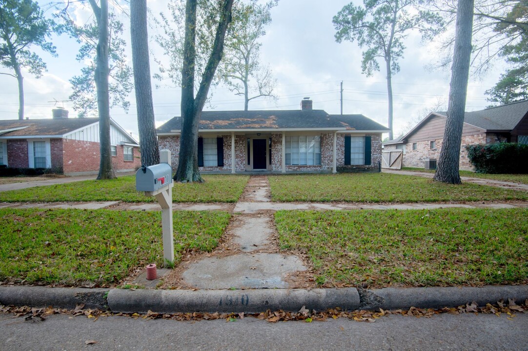 1910 Cobble Creek Dr in Houston, TX - Foto de edificio