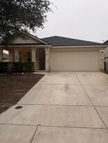 647 Tom Kemp Dr in New Braunfels, TX - Building Photo