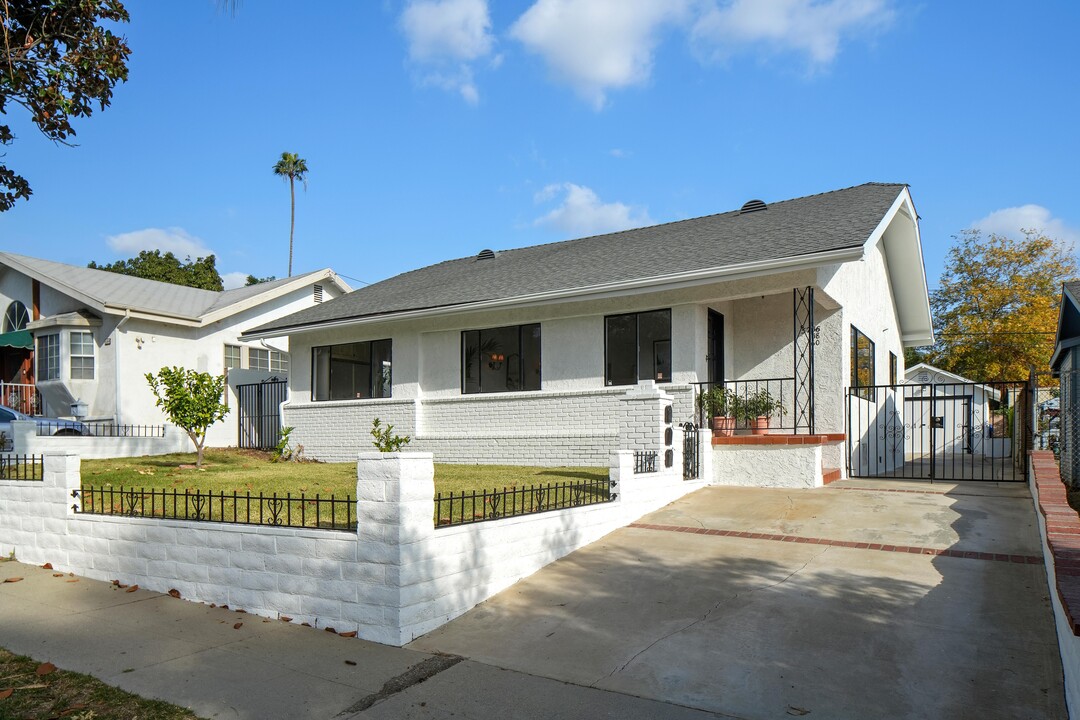 5256 Loleta Ave in Los Angeles, CA - Building Photo