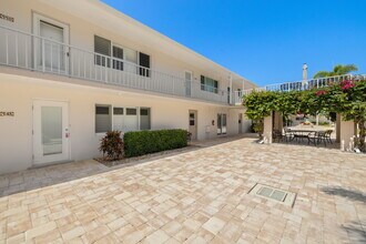 548 Broad Ave S in Naples, FL - Building Photo - Building Photo