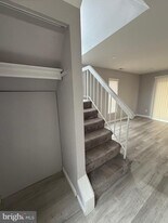 1914 Cavalier Cir in Crofton, MD - Building Photo