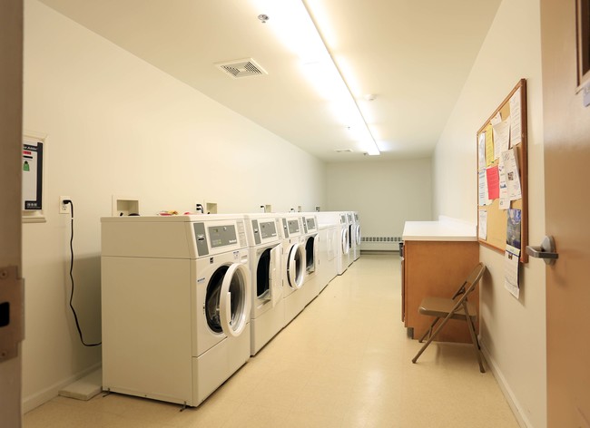 Water's Edge 55+ Senior Community in Port Jervis, NY - Foto de edificio - Interior Photo