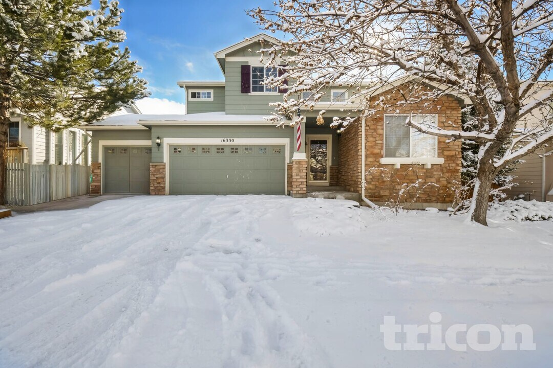 16330 E 106th Way in Commerce City, CO - Foto de edificio