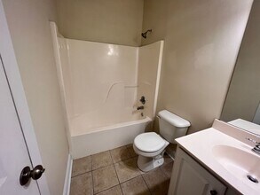 130 Magnolia Bluff Dr in Athens, GA - Building Photo - Building Photo