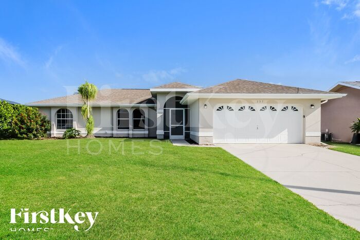 135 SW 31st Terrace in Cape Coral, FL - Building Photo