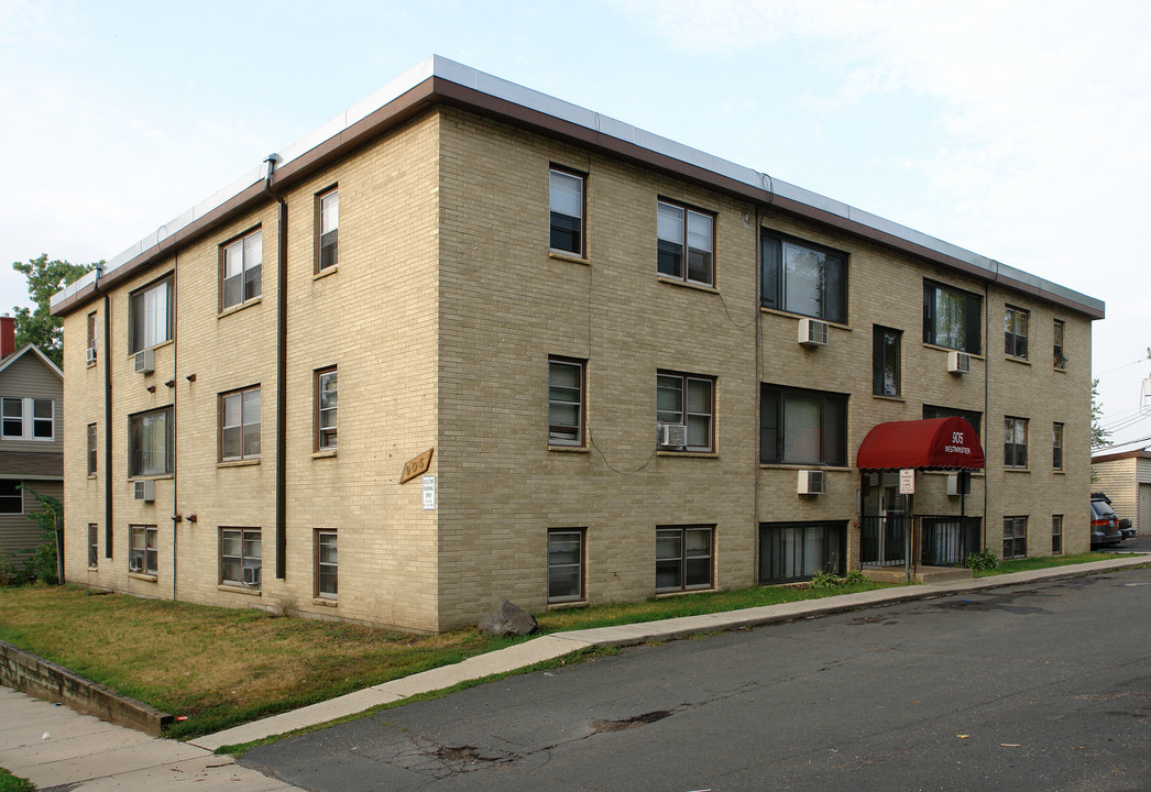 905 Westminster St in St. Paul, MN - Foto de edificio