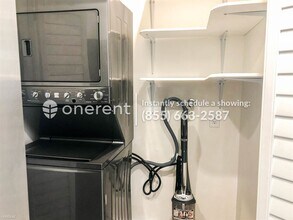 1340 S Beverly Glen Blvd-Unit -Unit 113 in Los Angeles, CA - Building Photo - Building Photo