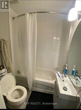 203 Victoria Ave S in Hamilton, ON - Building Photo - Building Photo