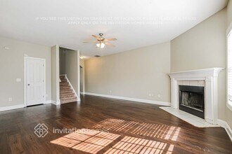 2076 Barberry Dr, Unit 0923-102 in Buford, GA - Foto de edificio - Building Photo