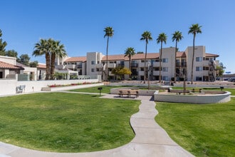 Villa Fiesta in Mesa, AZ - Foto de edificio - Building Photo